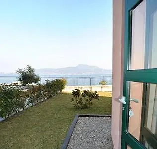 Apartment Sleeps 4 Pool Wifi Meina