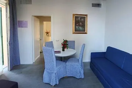 Sleeps 4 Pool Wifi