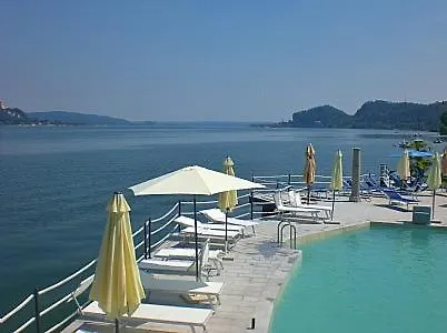 Sleeps 4 Pool Wifi Apartment