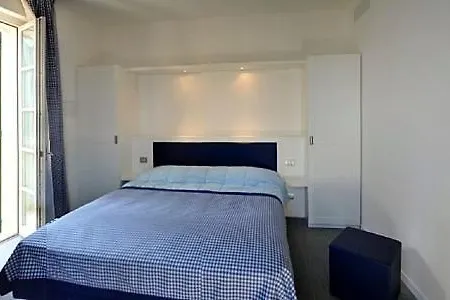 Sleeps 4 Pool Wifi